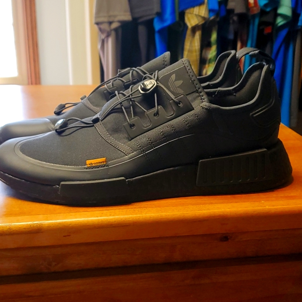 Brand new men's addidas shoes